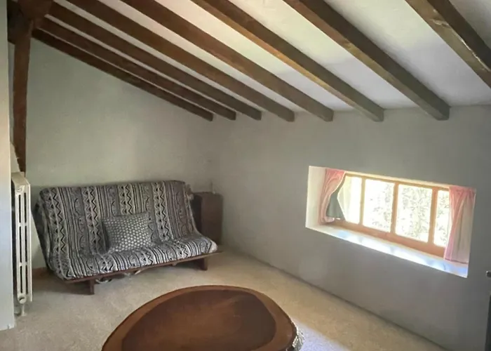 Au Calme Dans Un Bois De Chene *