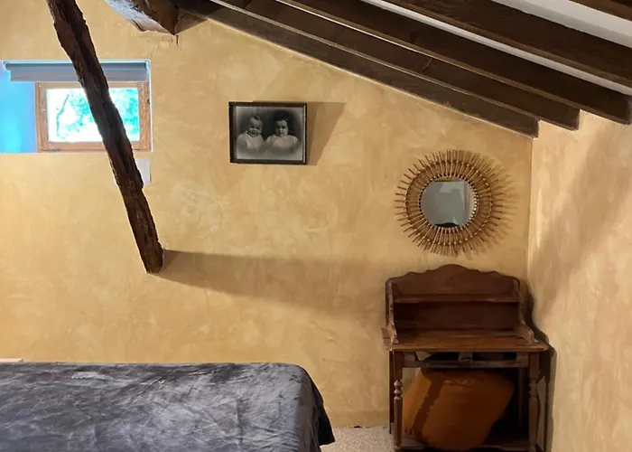 Au Calme Dans Un Bois De Chene Avensac (Gers)