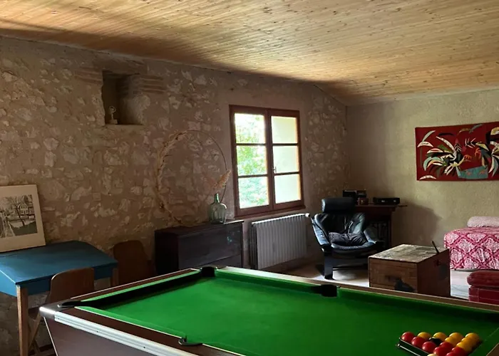 Au Calme Dans Un Bois De Chene בית נופש