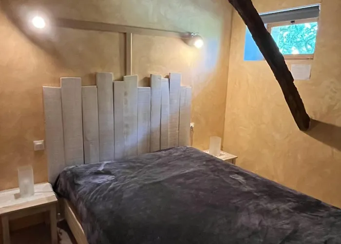 Au Calme Dans Un Bois De Chene Avensac (Gers)